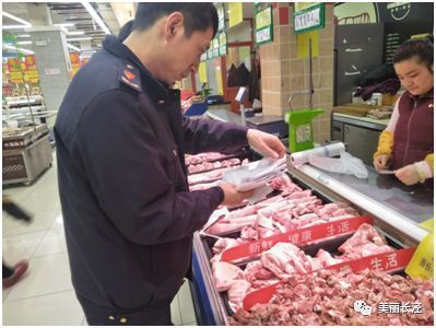 我鎮(zhèn)開(kāi)展春節(jié)前餐飲服務(wù)食品安全專項(xiàng)大檢查